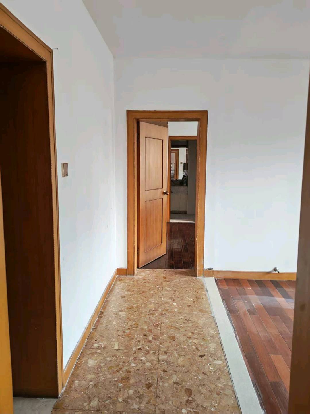 万代公寓 2居室 1200元/月