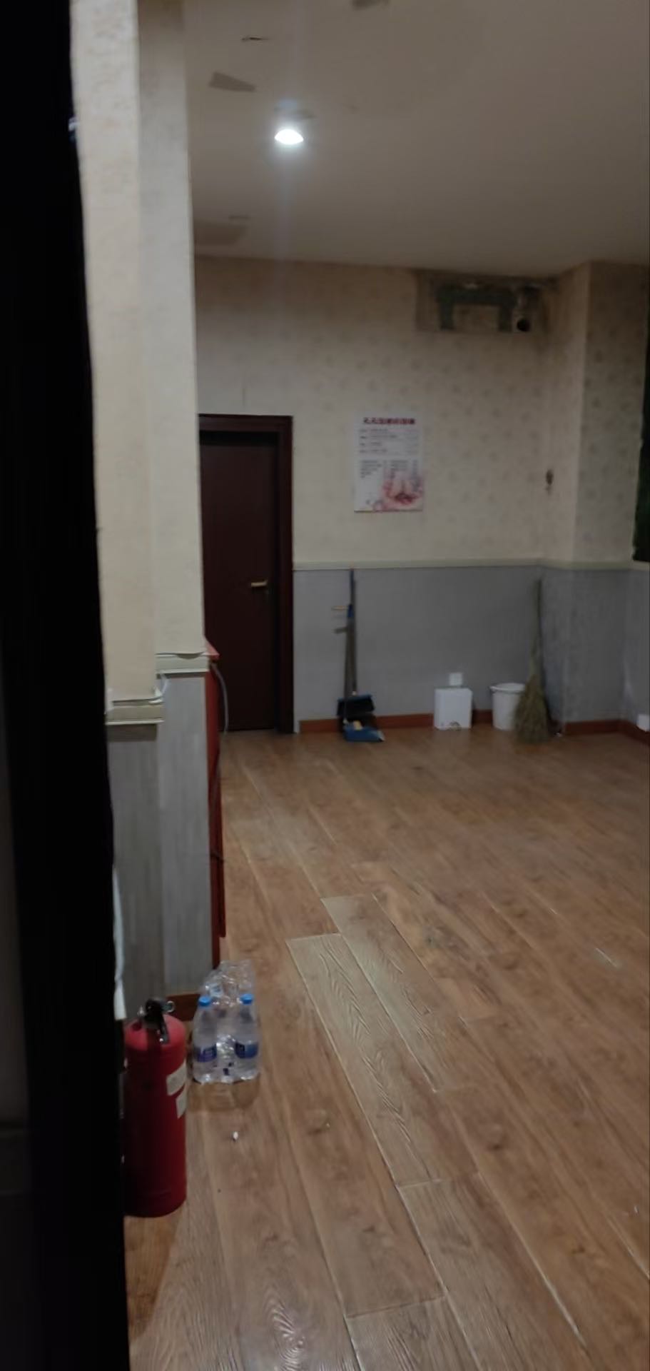 金钟河大街661号底商）