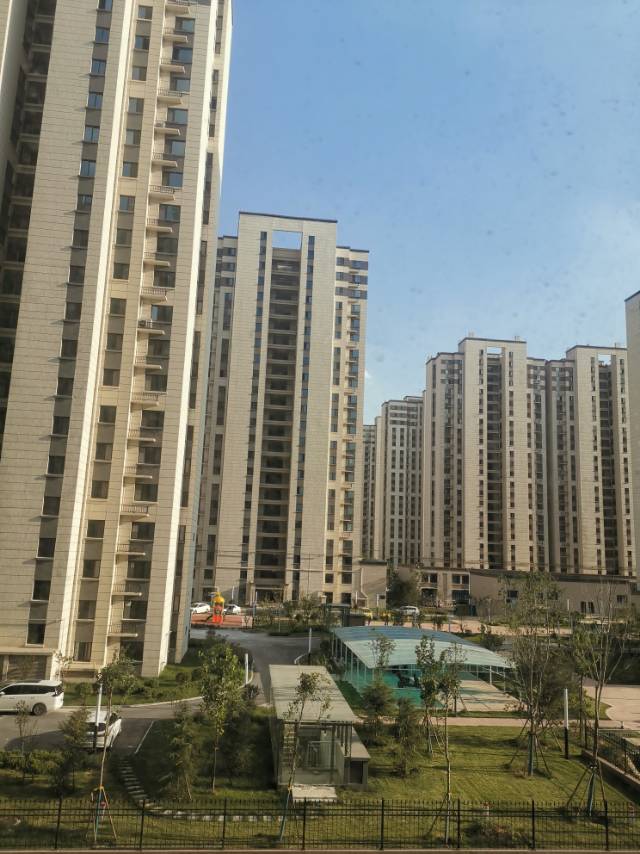 伴山居 随时看房·