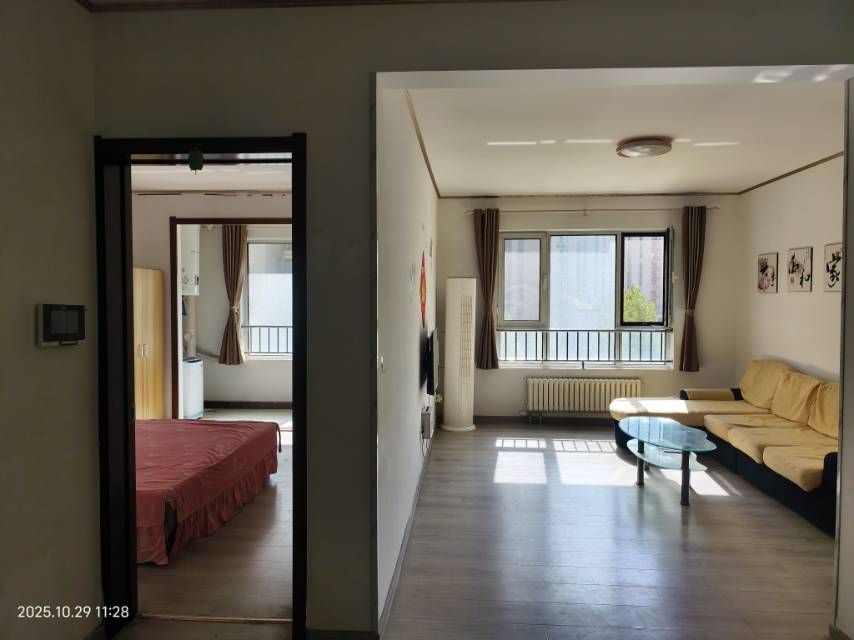 伴山居 随时看房·