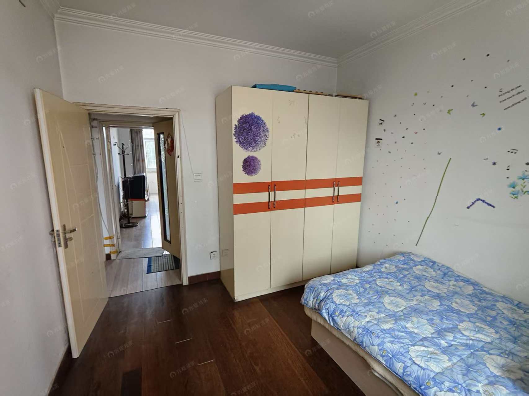 北京新仓路小区27院。 随时看房·