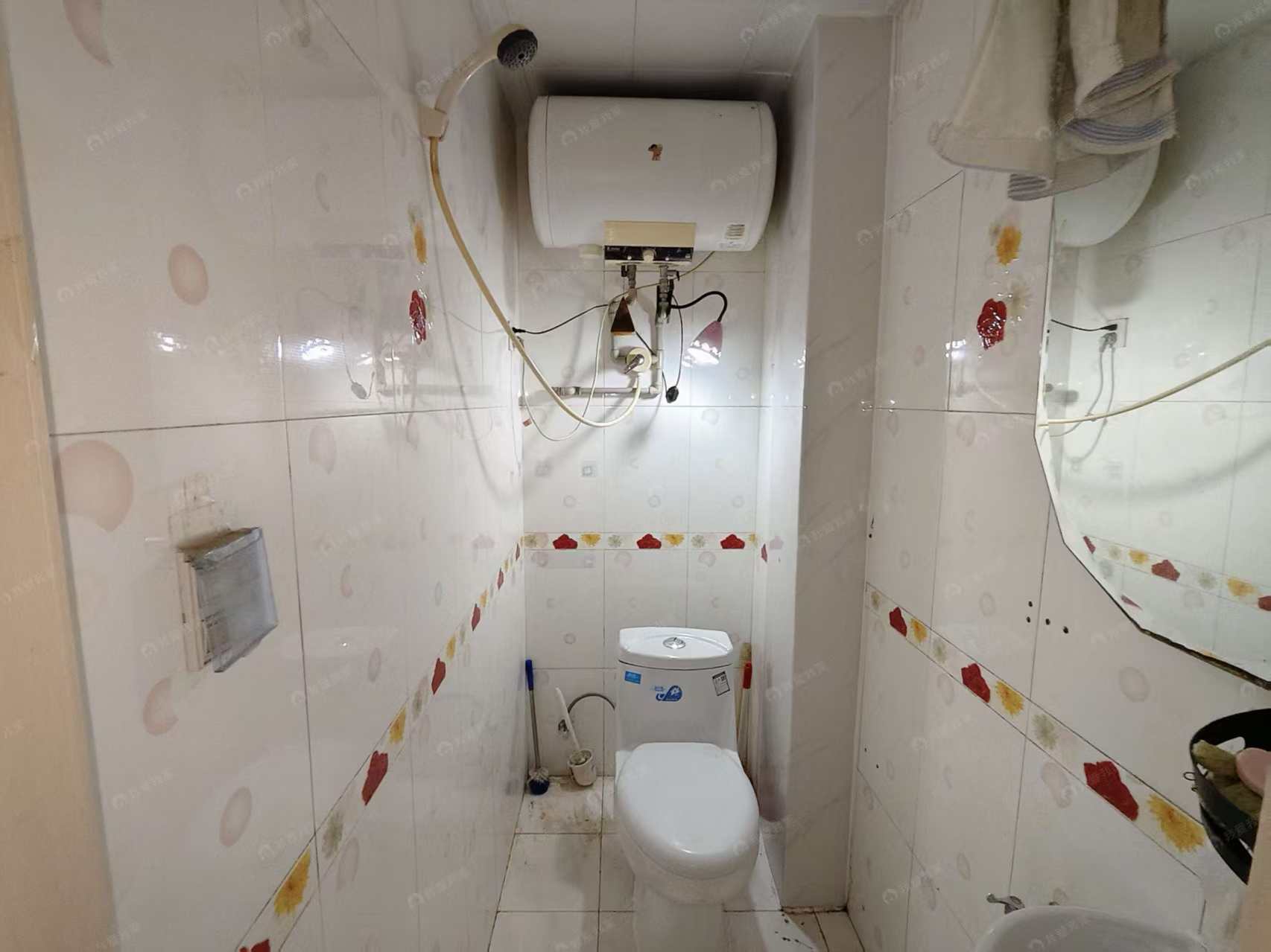 北京新仓路小区27院。 随时看房·