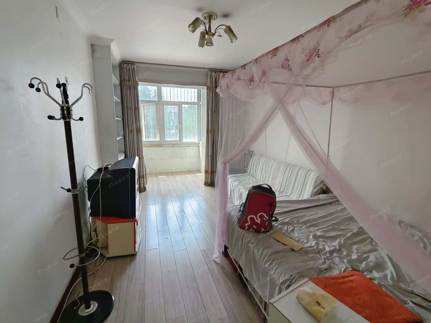 北京新仓路小区27院。 随时看房·