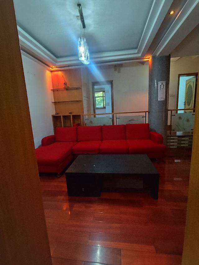 柴林花园 4居室 3000元/月