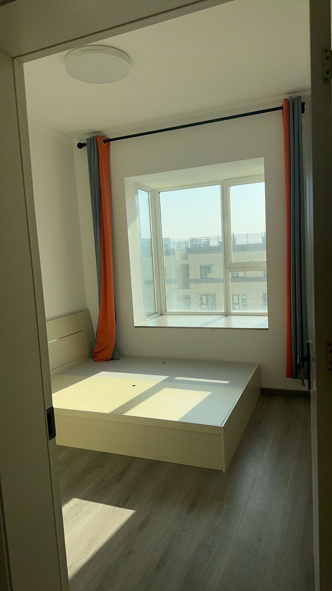 绿洲府 随时看房·