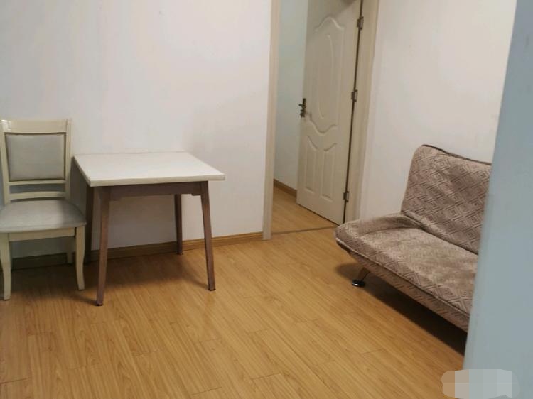 锦绣汉江四区 1居室 1550元/月