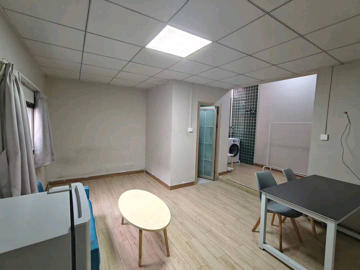 东联公寓 1居室 1300元/月