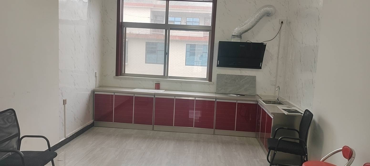 乐府湾小区西100米 随时看房·