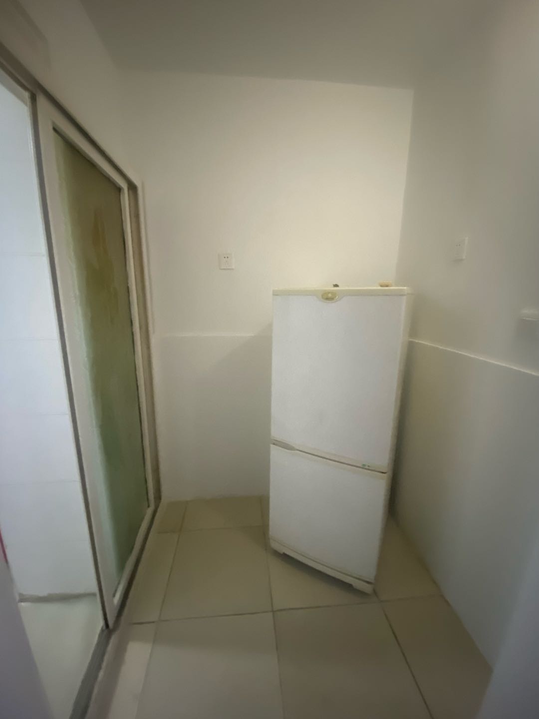 建材城西一里 随时看房·