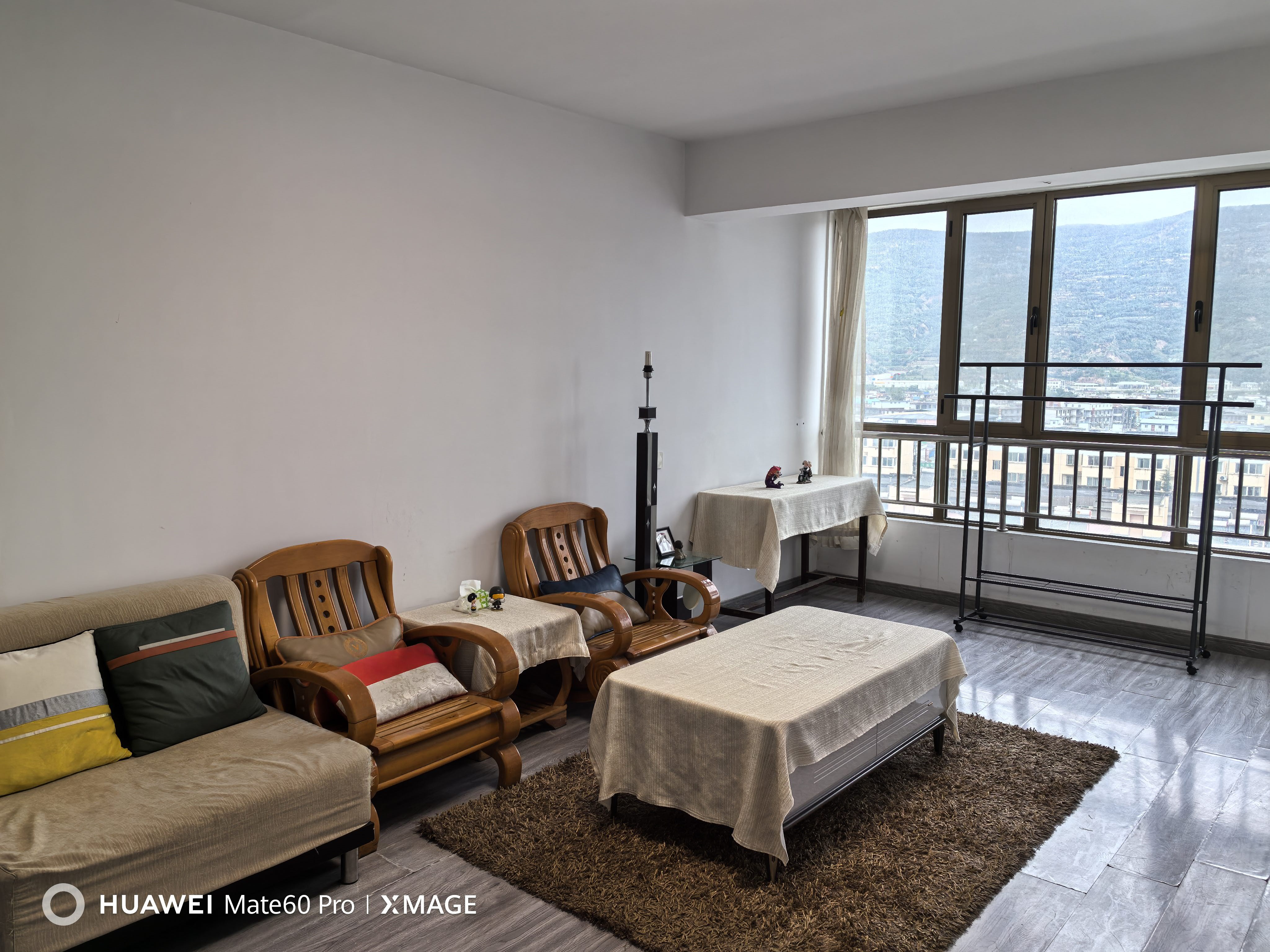 207家园 2居室 1300元/月