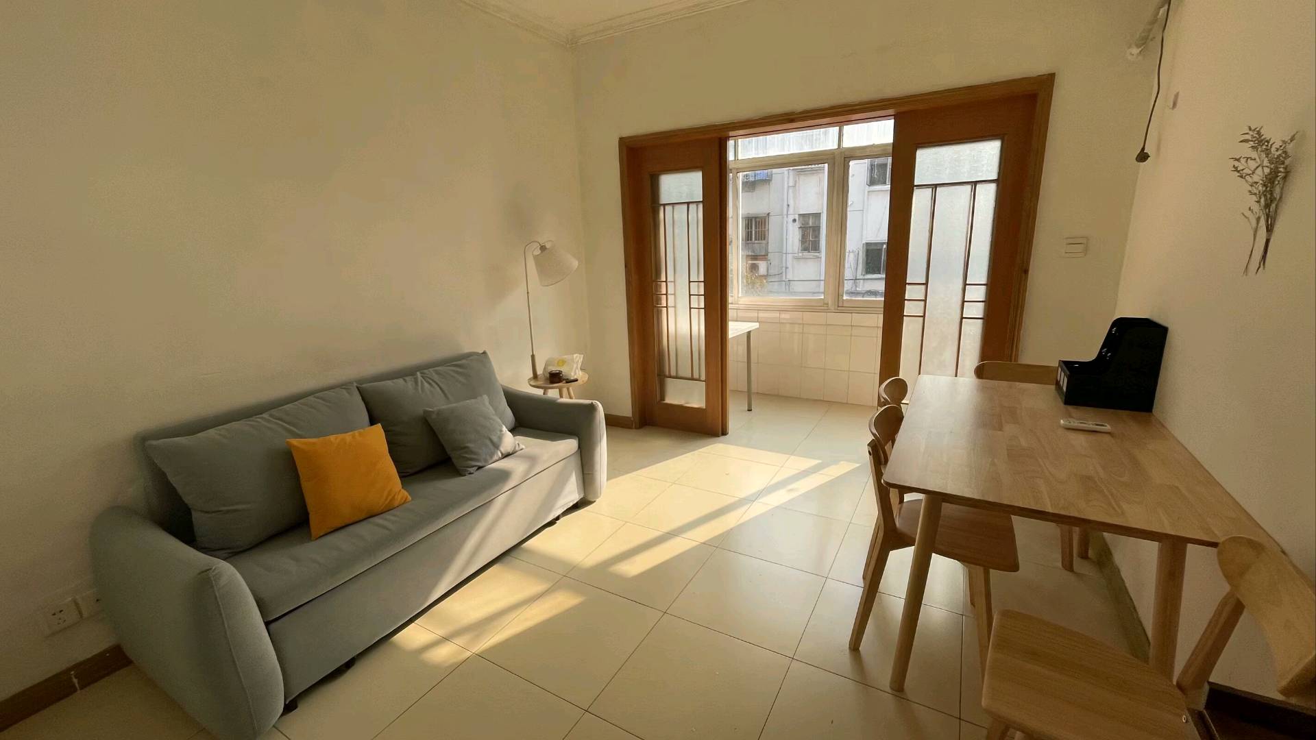 曹后一村 2居室 2200元/月