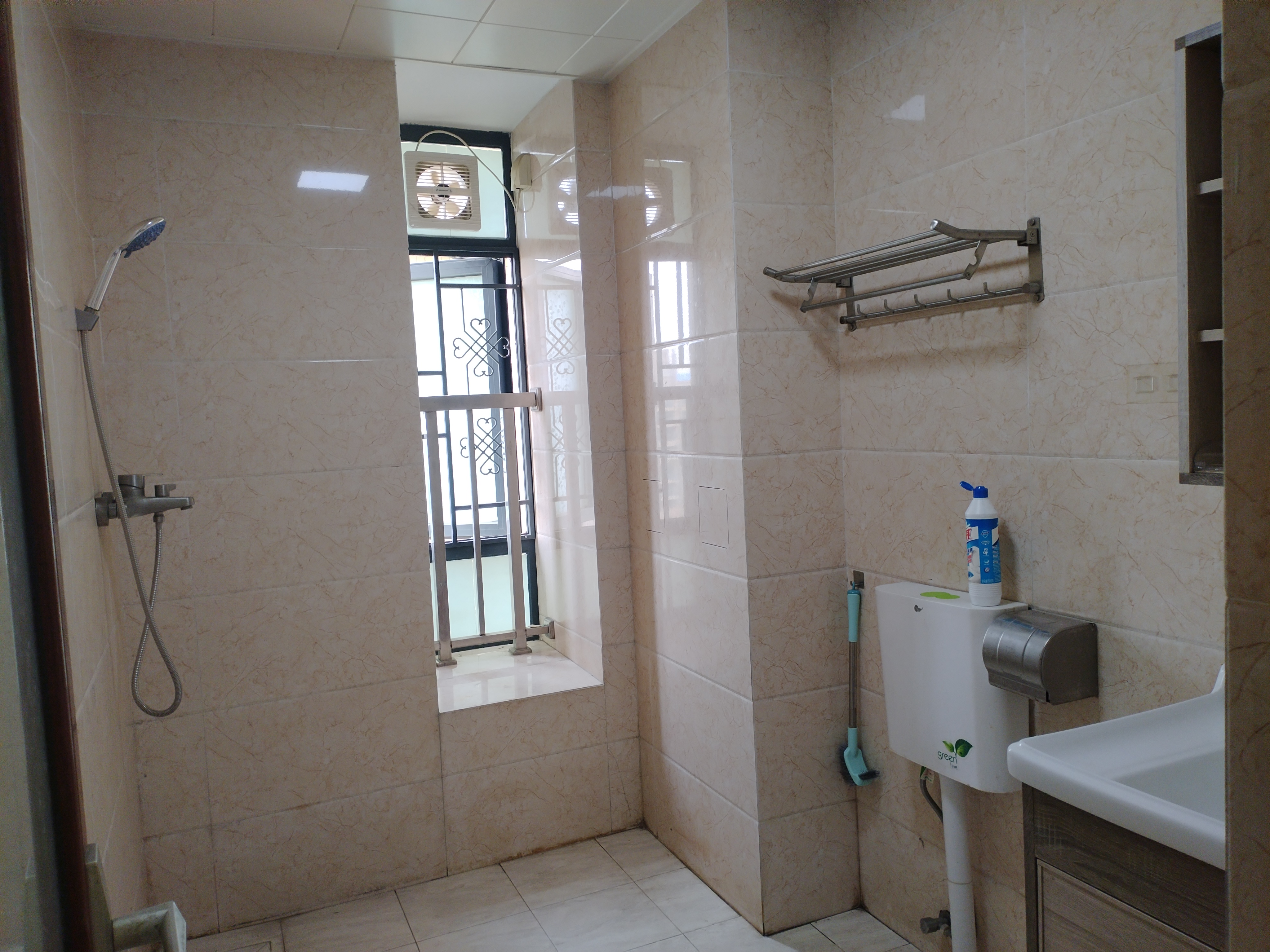 罗仙新村 随时看房·