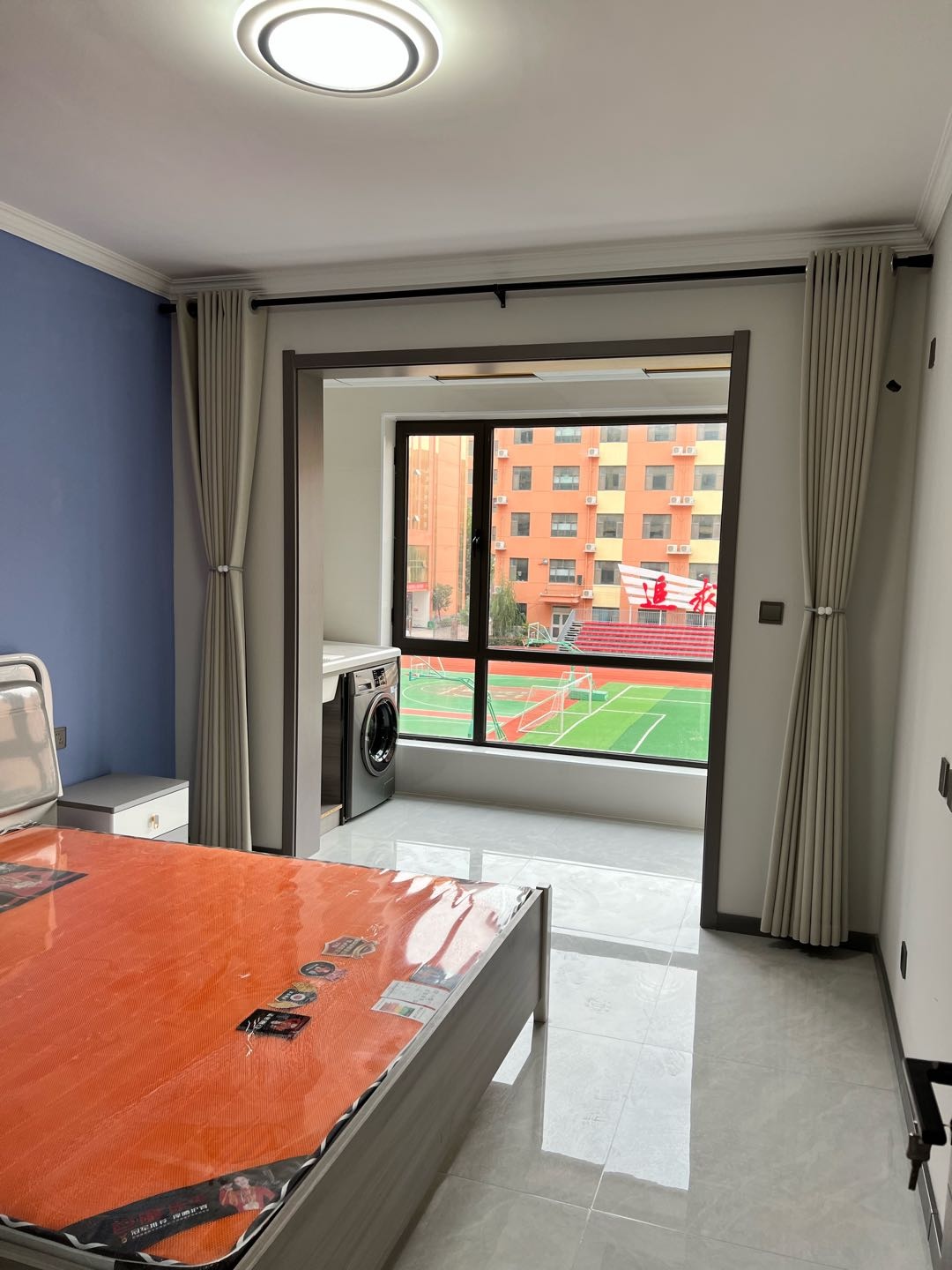 理想学府 随时看房·