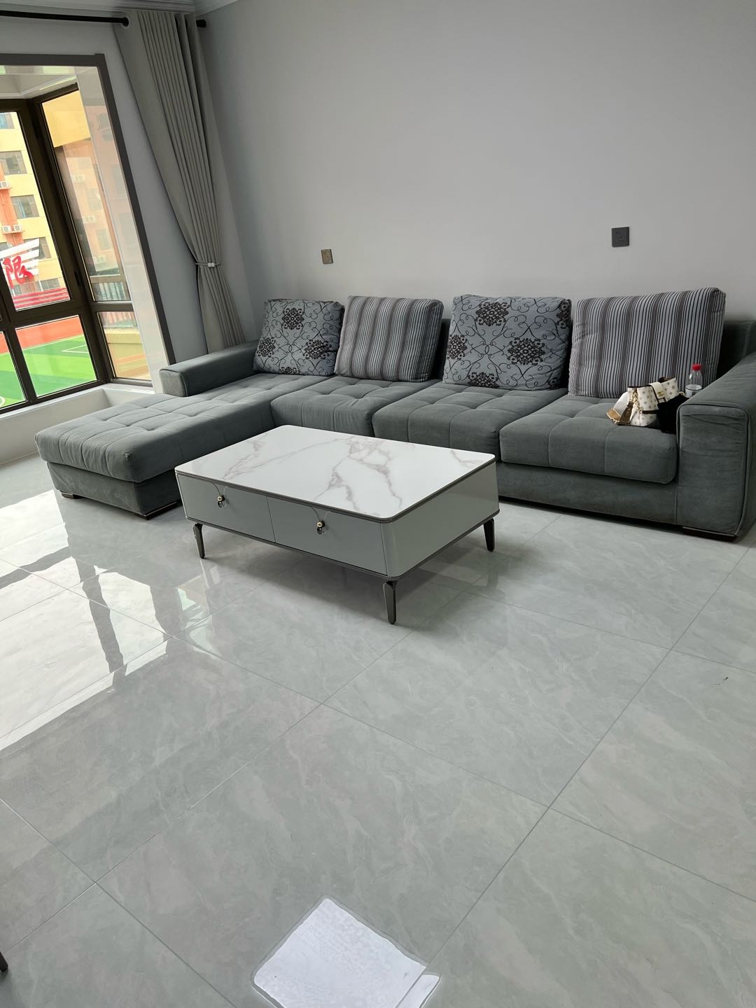 理想学府 3居室 2300元/月