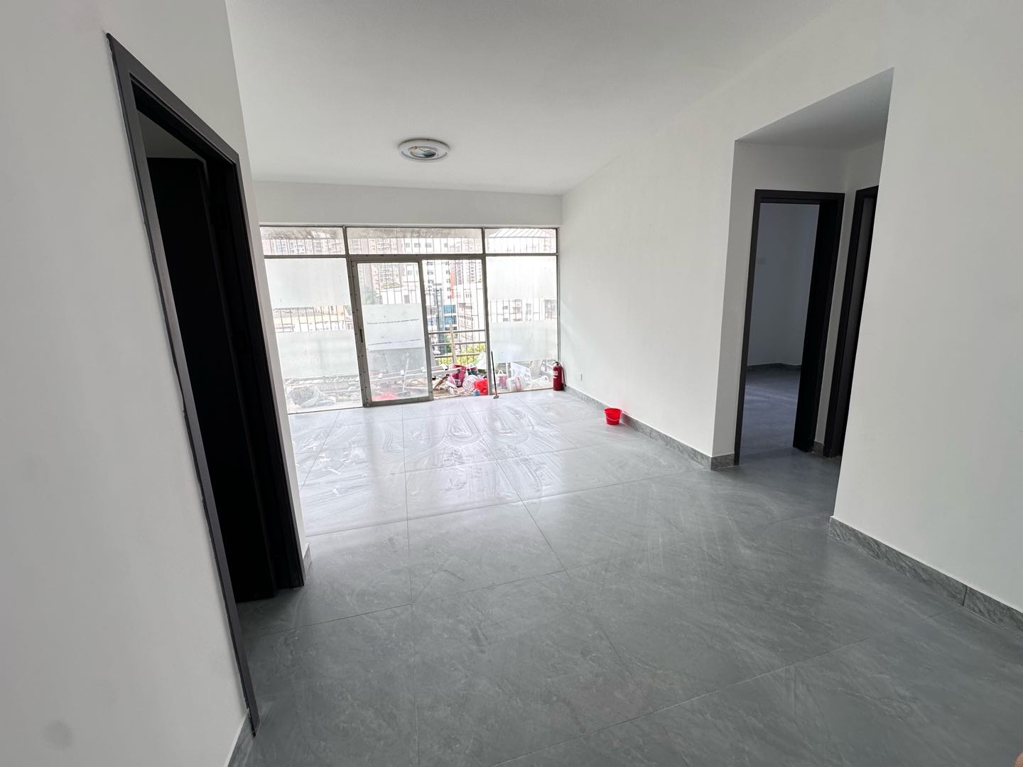 沿山路综合楼 3居室 5800元/月