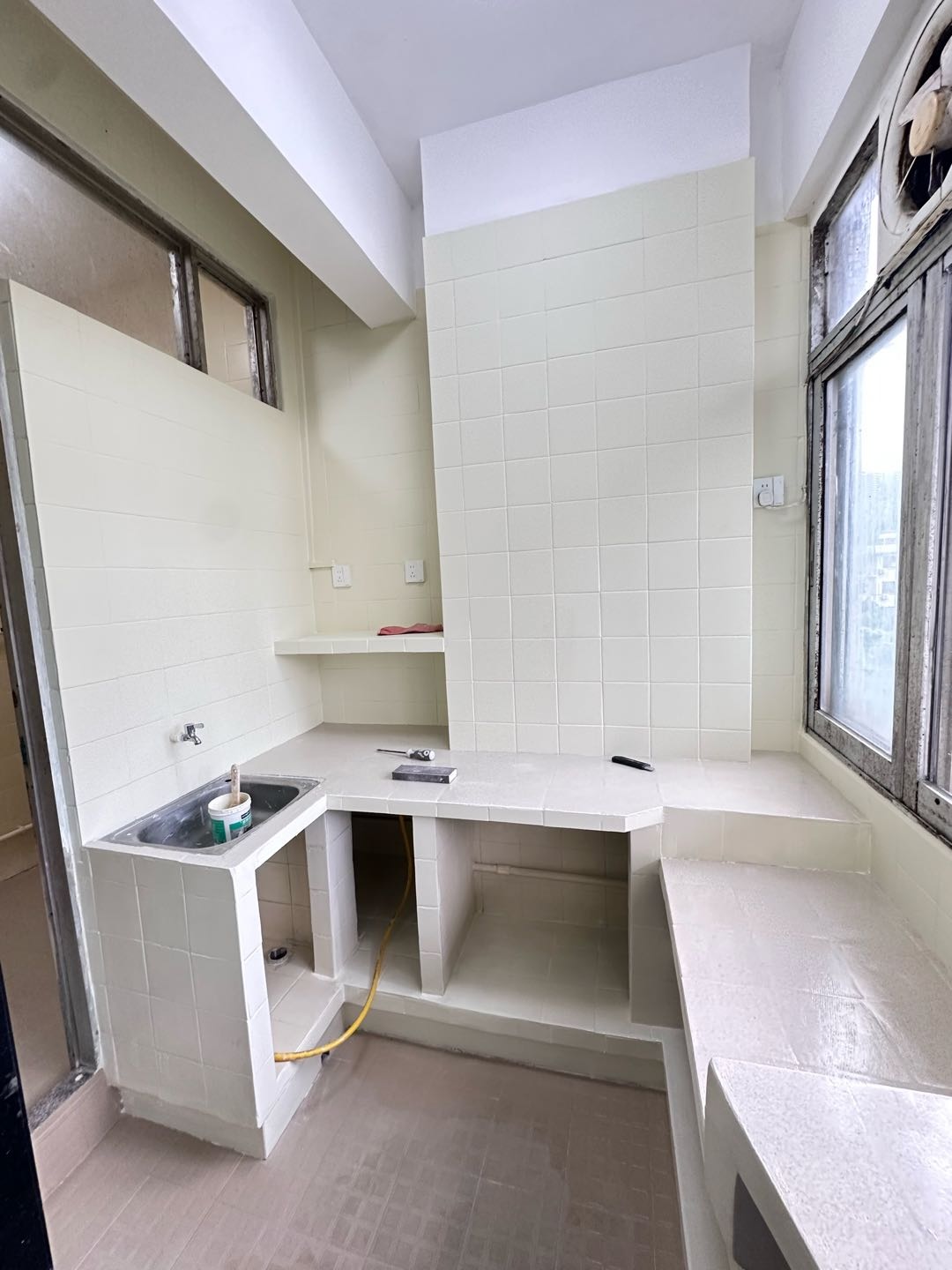 沿山路综合楼 随时看房·