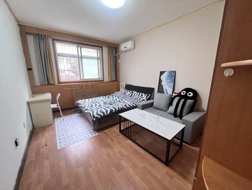 刚家寨小区南区 5居室 785元/月