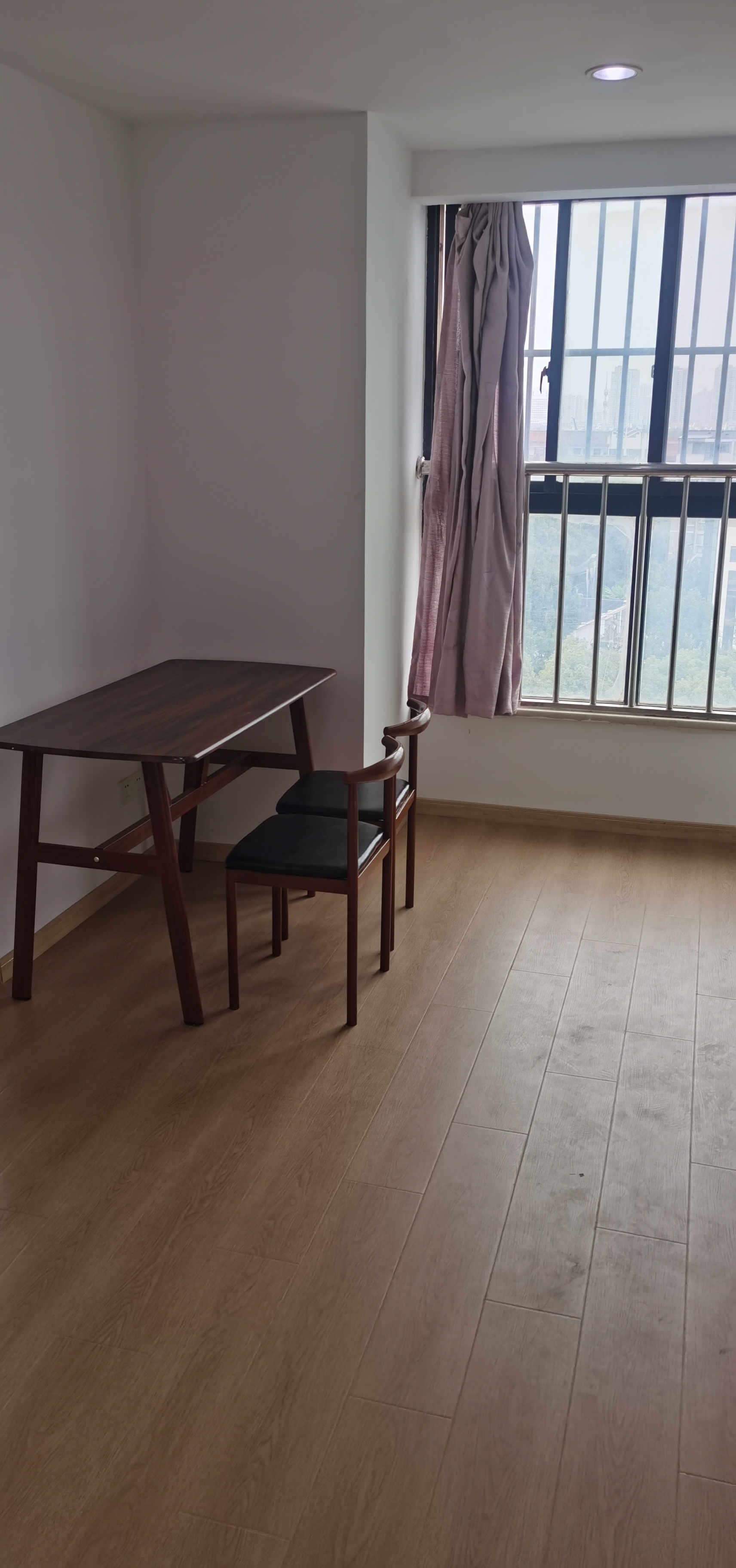 世家名门花园 1居室 1600元/月