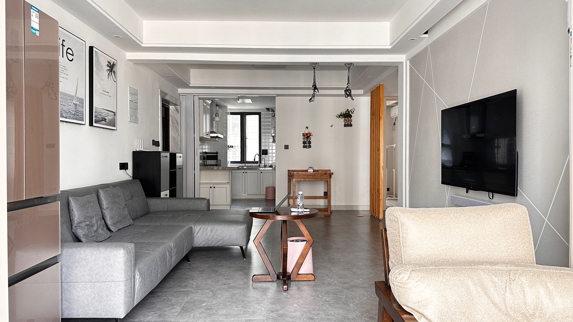 金色阳光馨苑 2居室 2400元/月