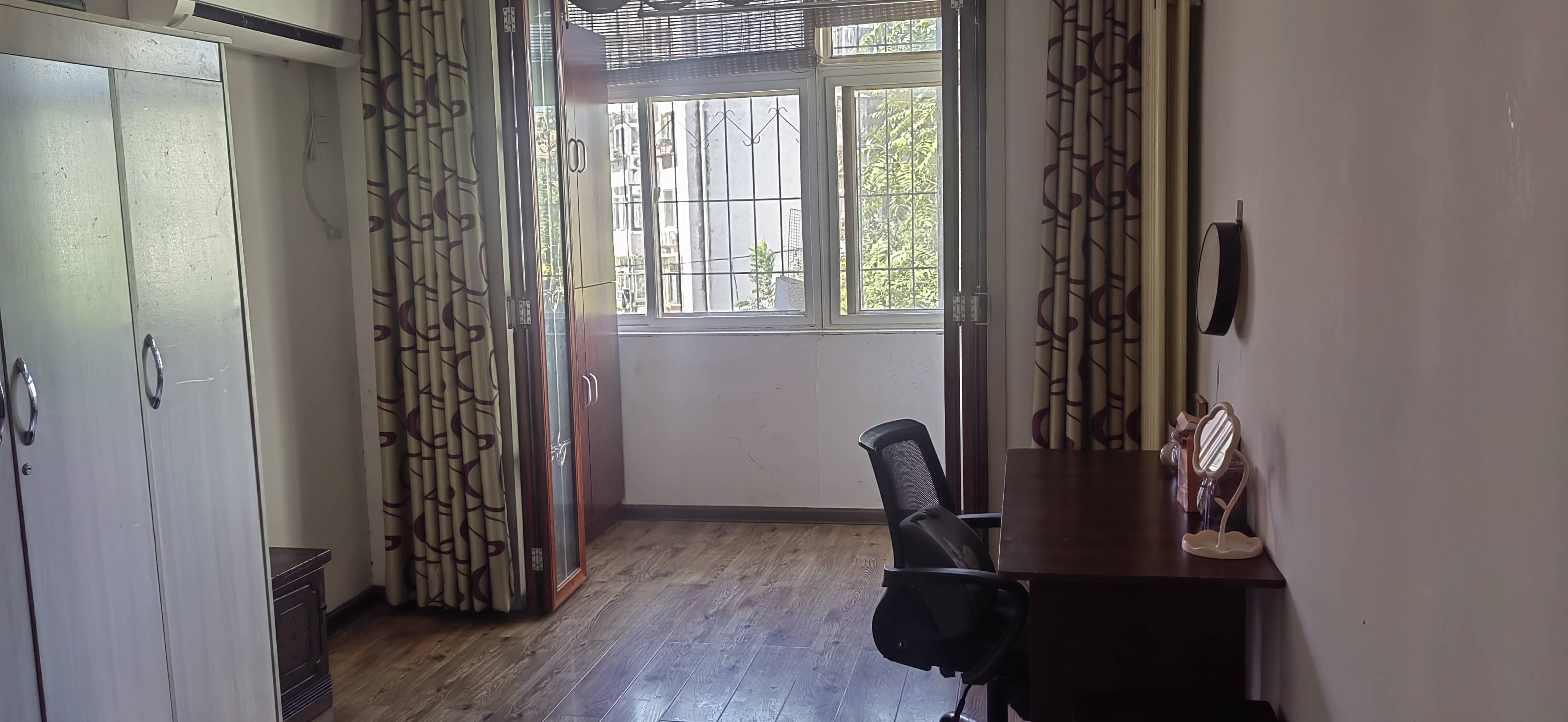 桂江里 1居室 1300元/月