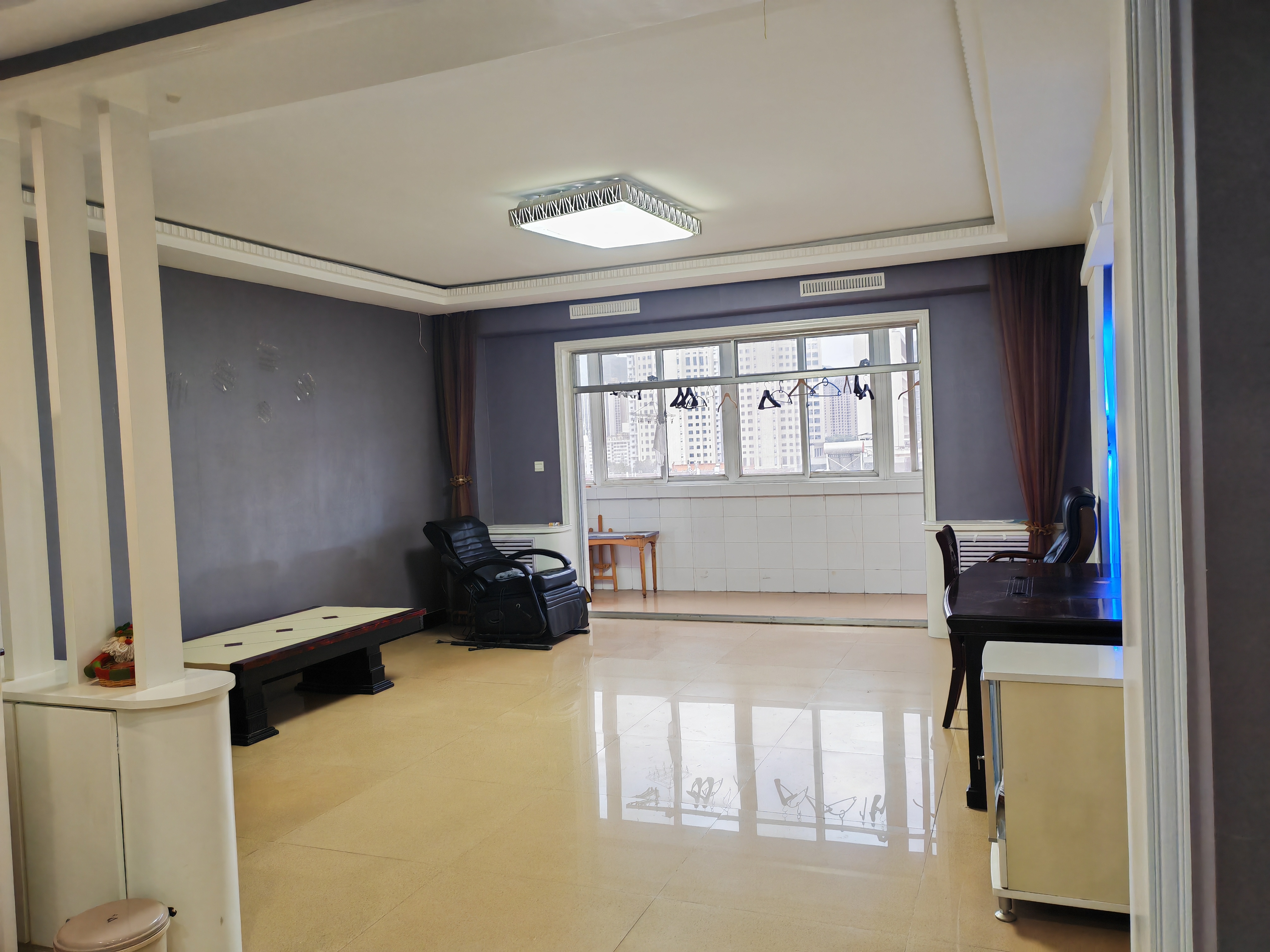 忠义巷1号楼 4居室 2600元/月