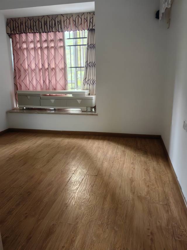 东郡B区 随时看房·