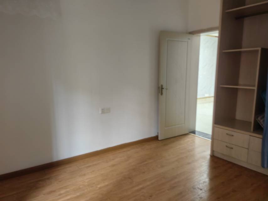 东郡B区 随时看房·