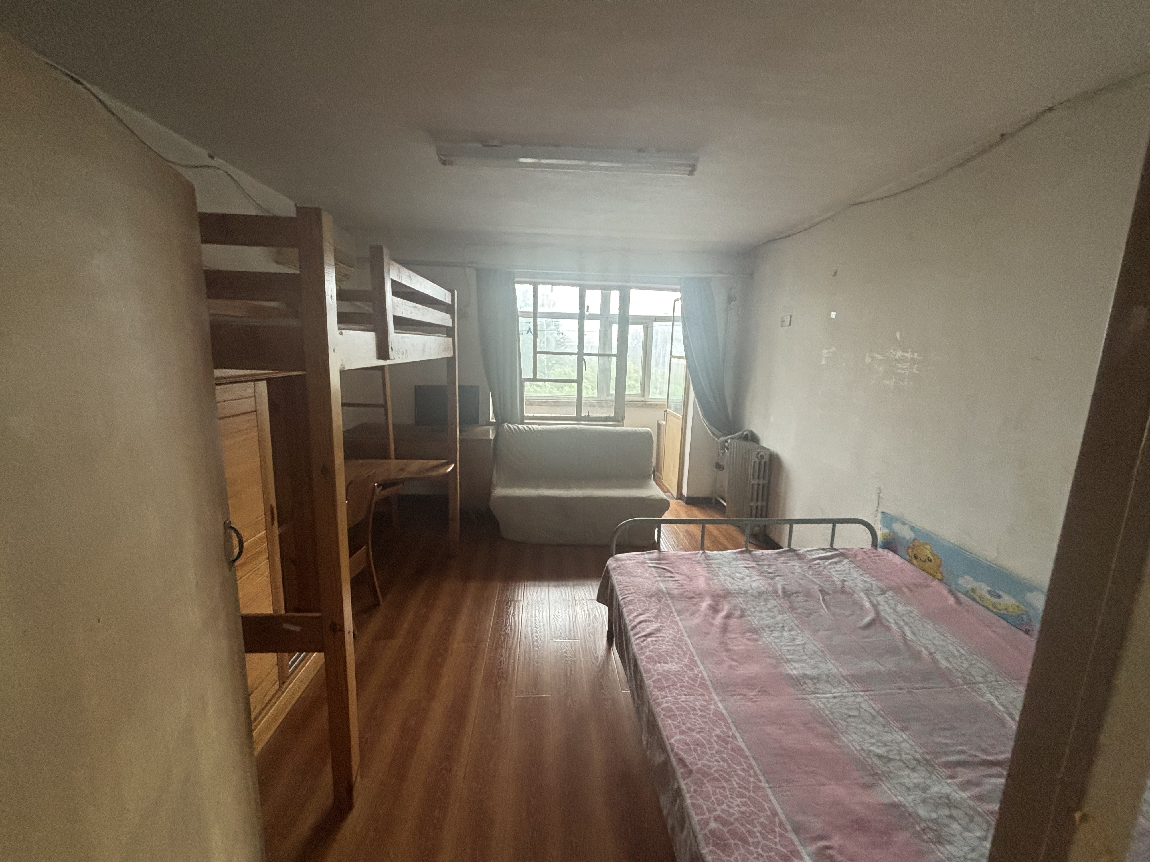 安华西里一区 1居室 4700元/月