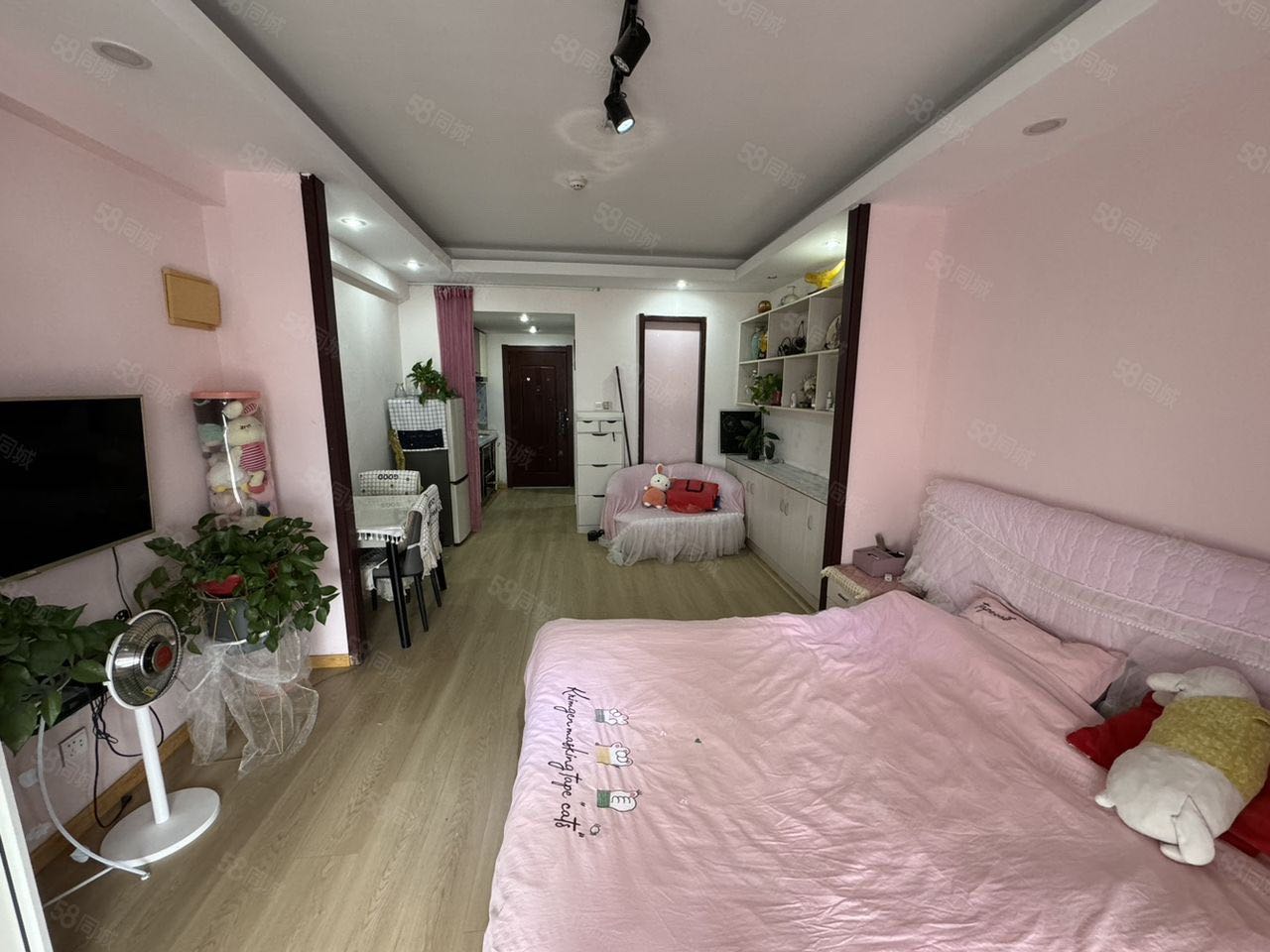 君临国际 随时看房·