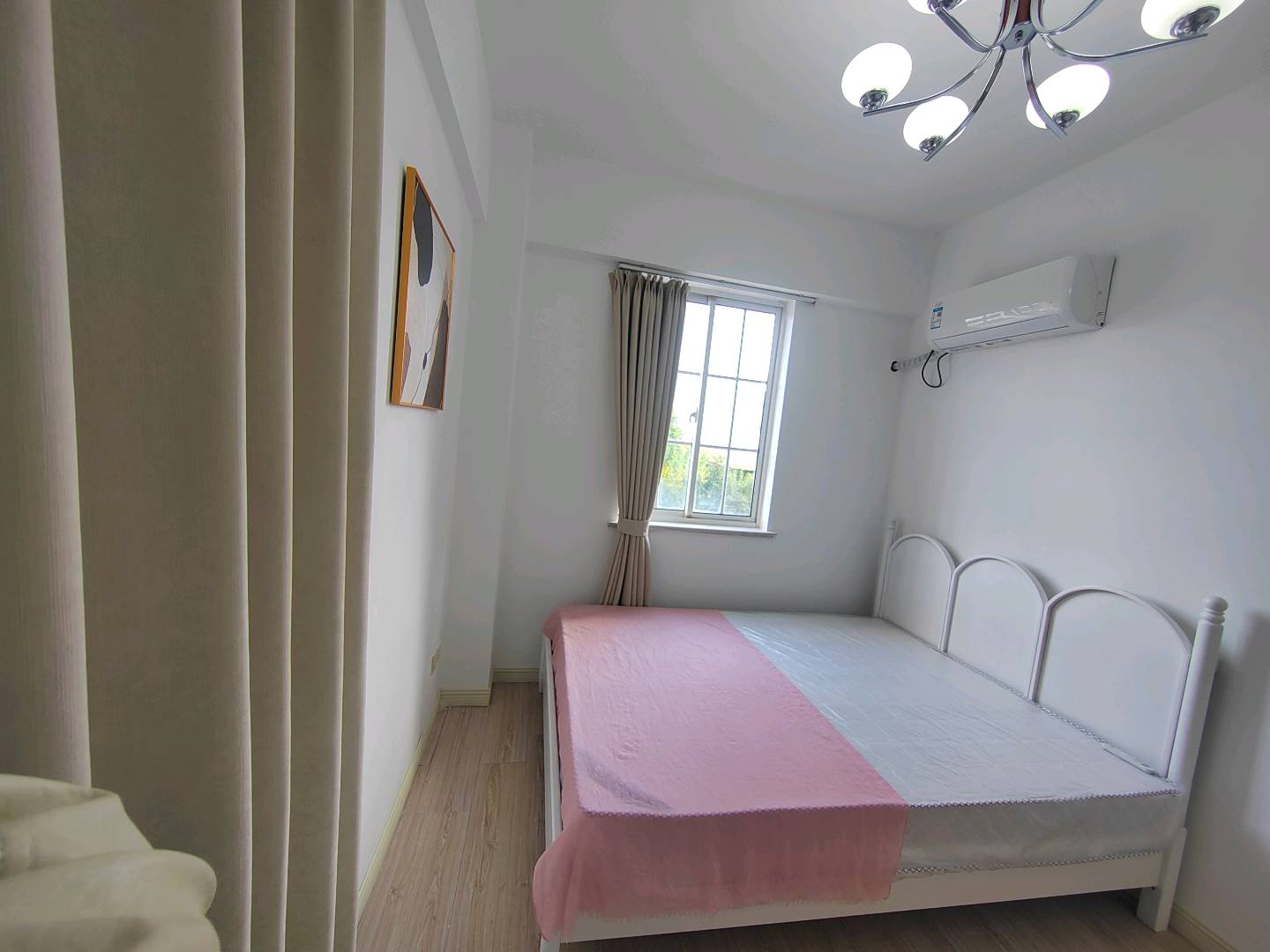 莱茵小镇 2居室 2200元/月