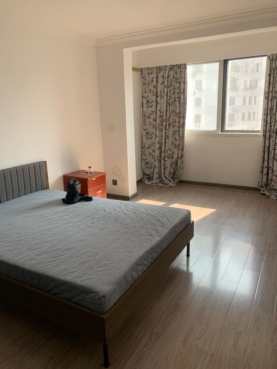 银河公寓 1居室 6600元/月