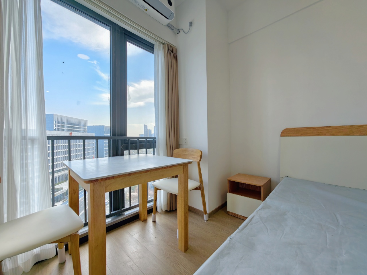 万科天府公园城 1居室 1200元/月