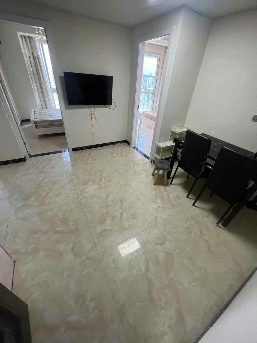 葡榕景园 3居室 1800元/月