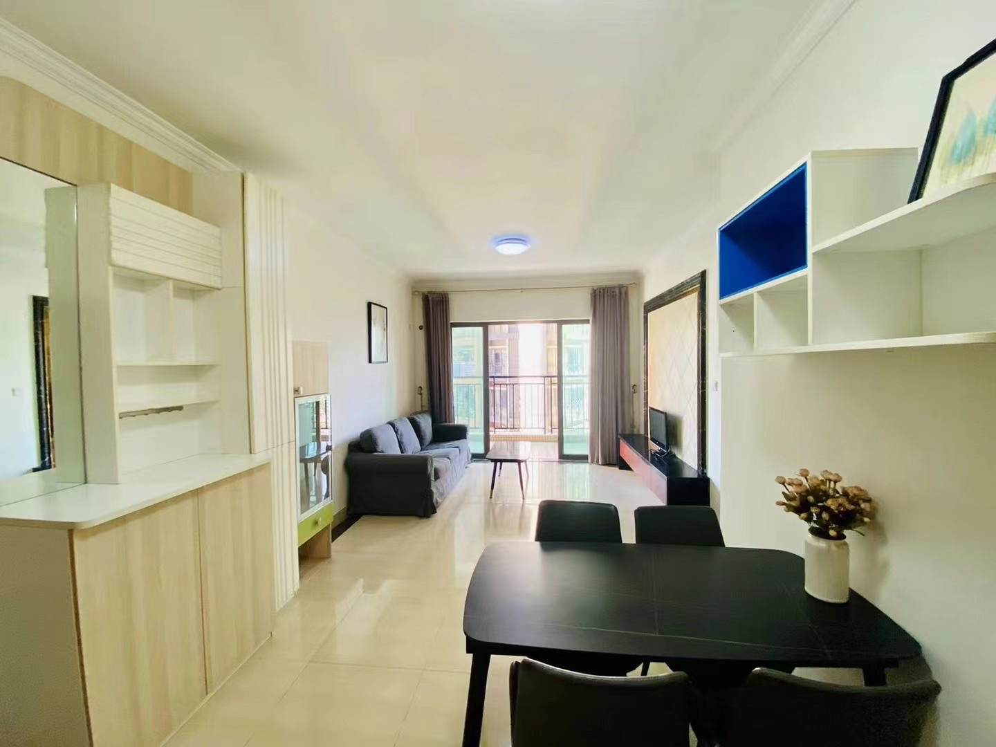 新塘惠百氏广场 2居室 2200元/月