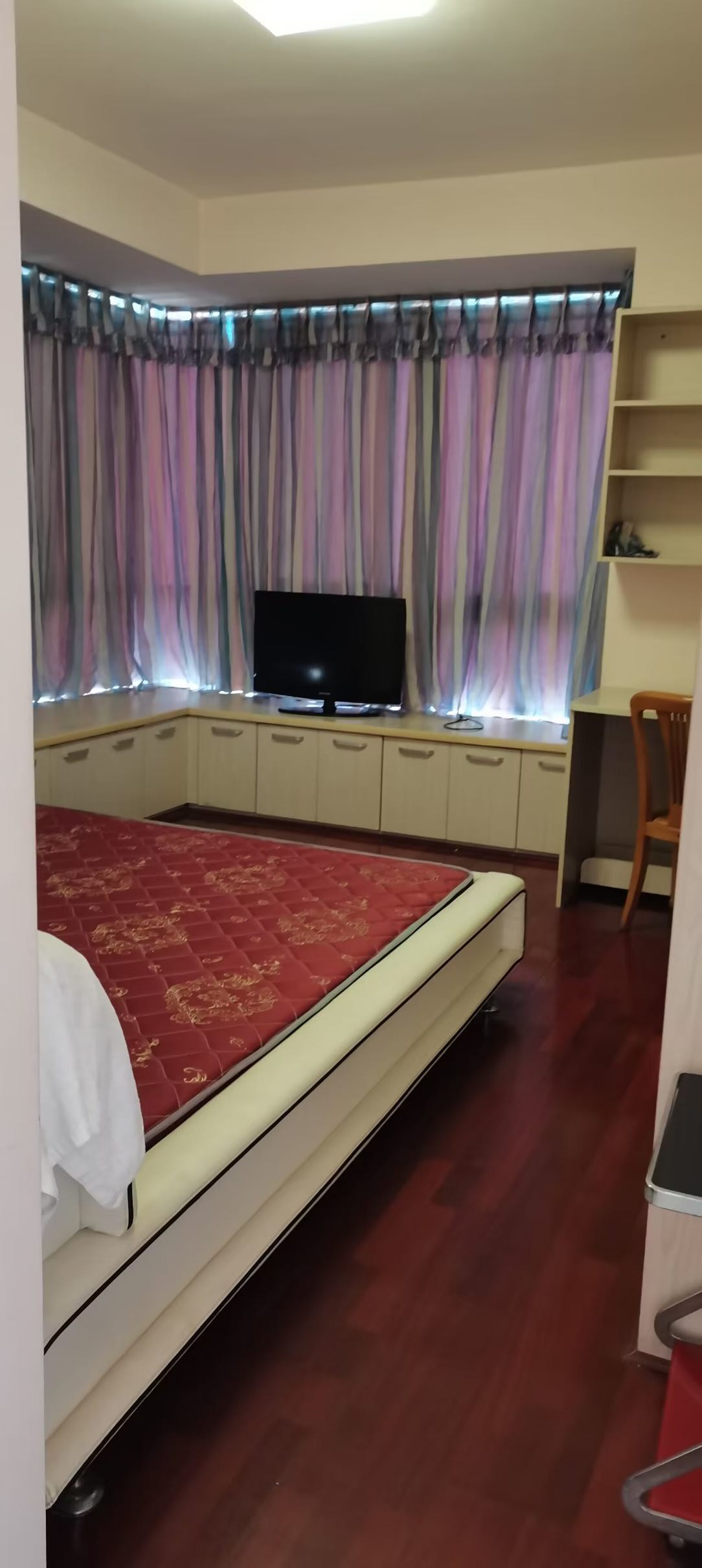 滨江豪园 3居室 3500元/月