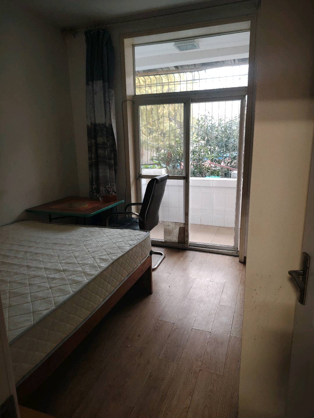 广电家属楼 2居室 1000元/月