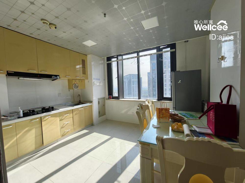 绿地公园广场 随时看房·