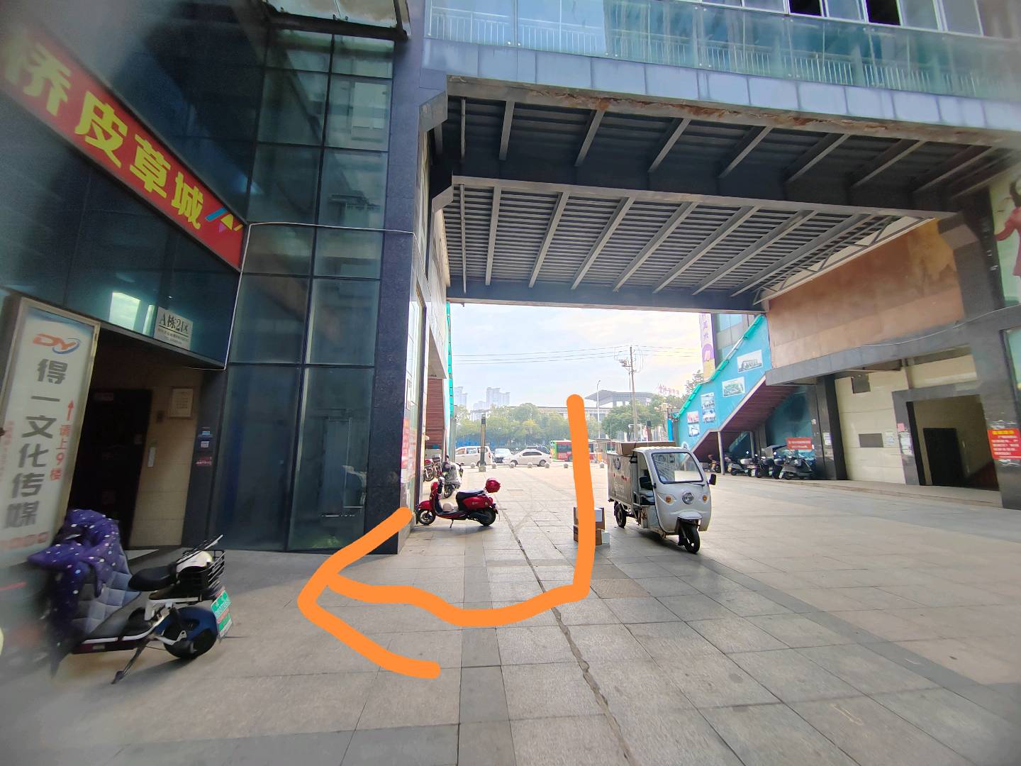 华桥信息大厦100平办公室出租 随时看房·