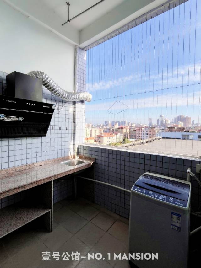 东莞常平镇天鹅湖路壹号公馆 随时看房·