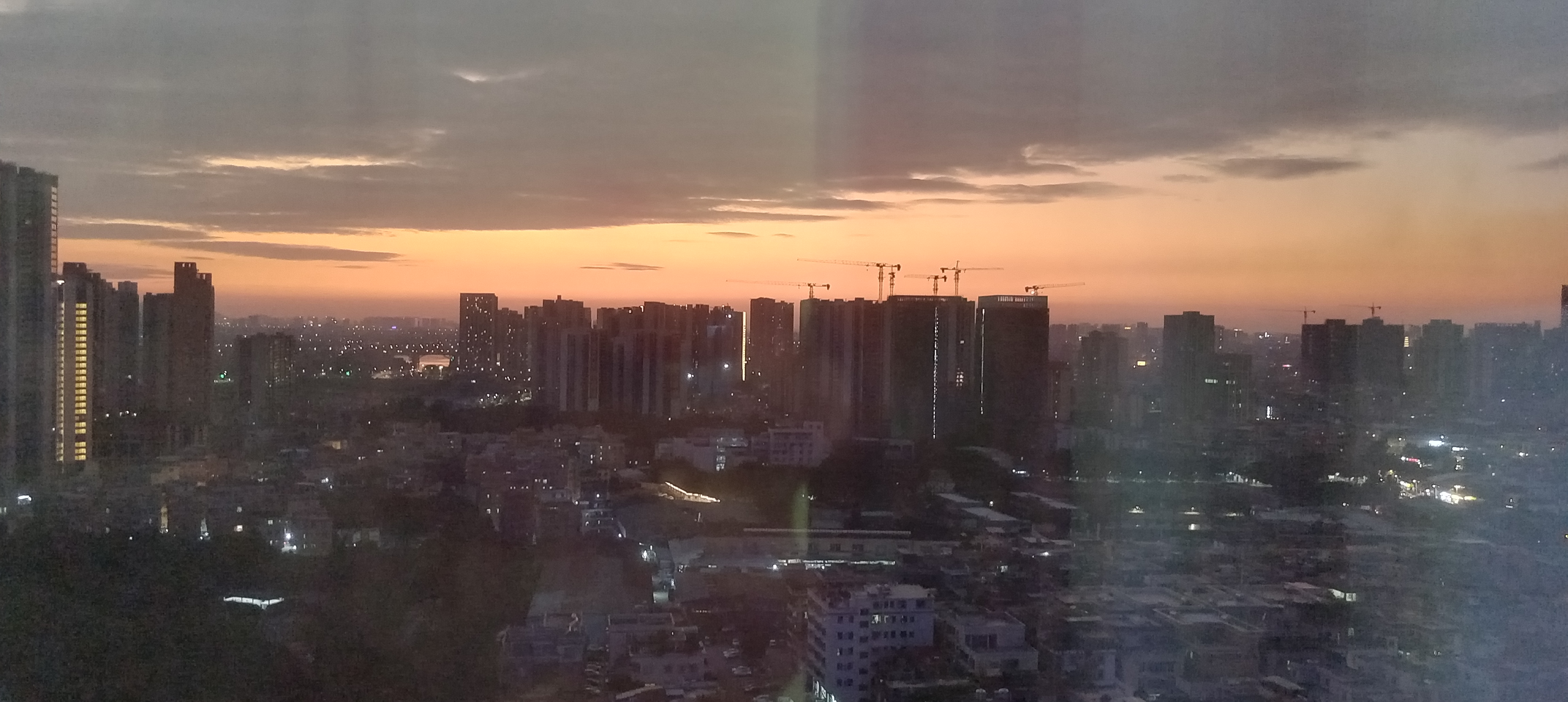 滨海御庭 随时看房·