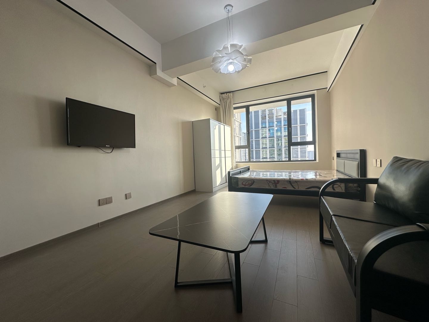 黑龙江省哈尔滨市松北区松祥街道恒源街融创文旅城B栋 随时看房·