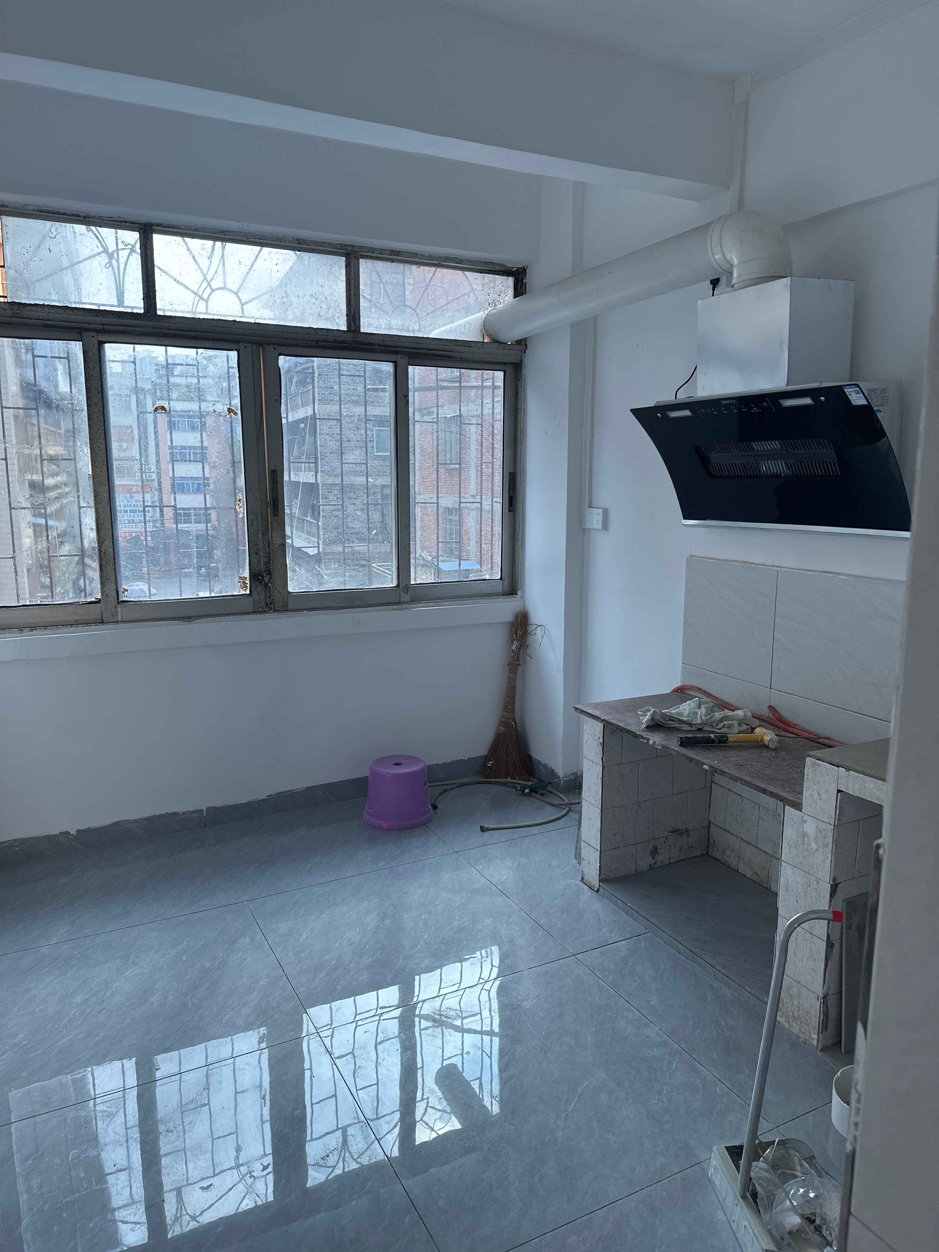 藤县河西北巿场楼上 随时看房·