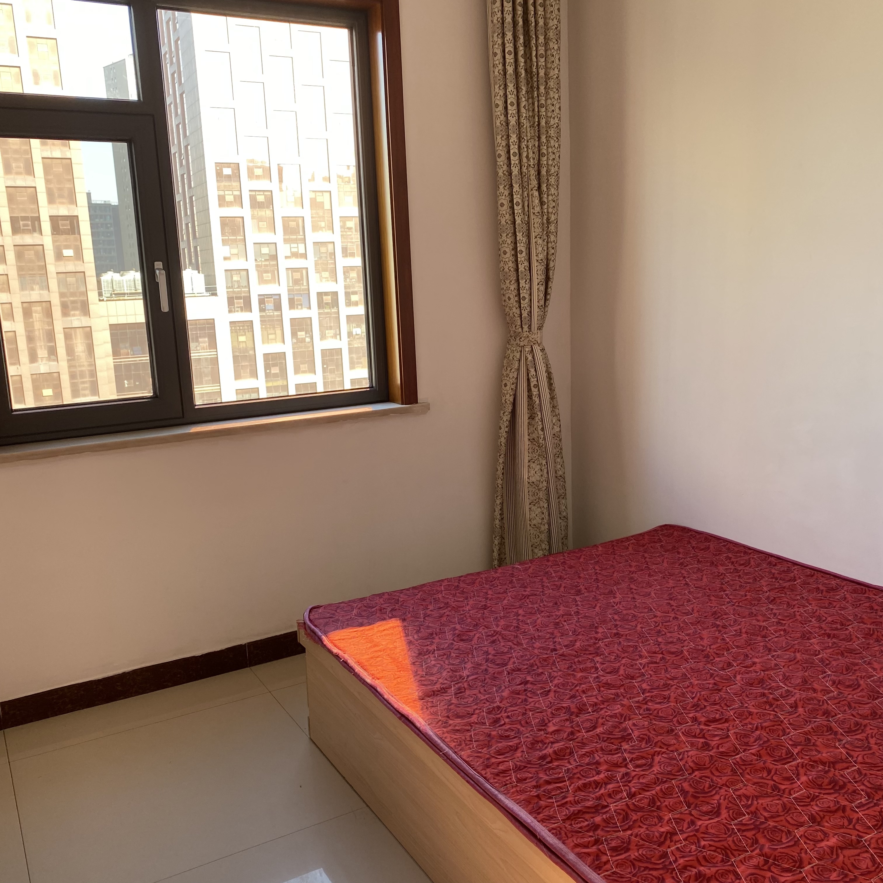 千峰南路小王村回迁楼小区 随时看房·