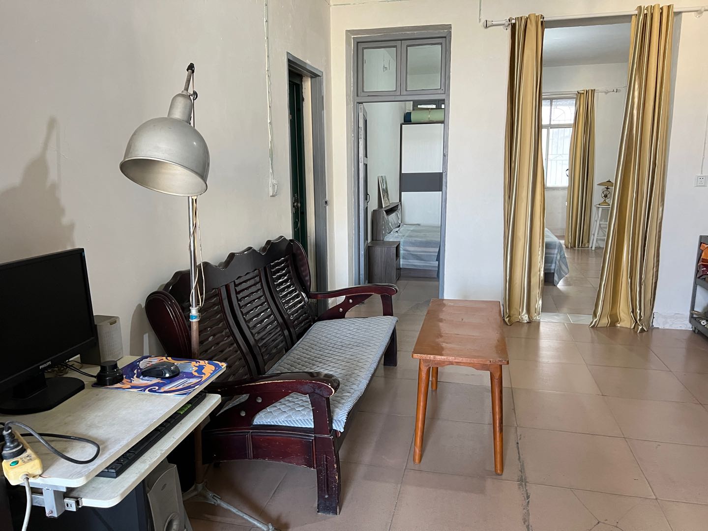 解放路瑶草小区 随时看房·