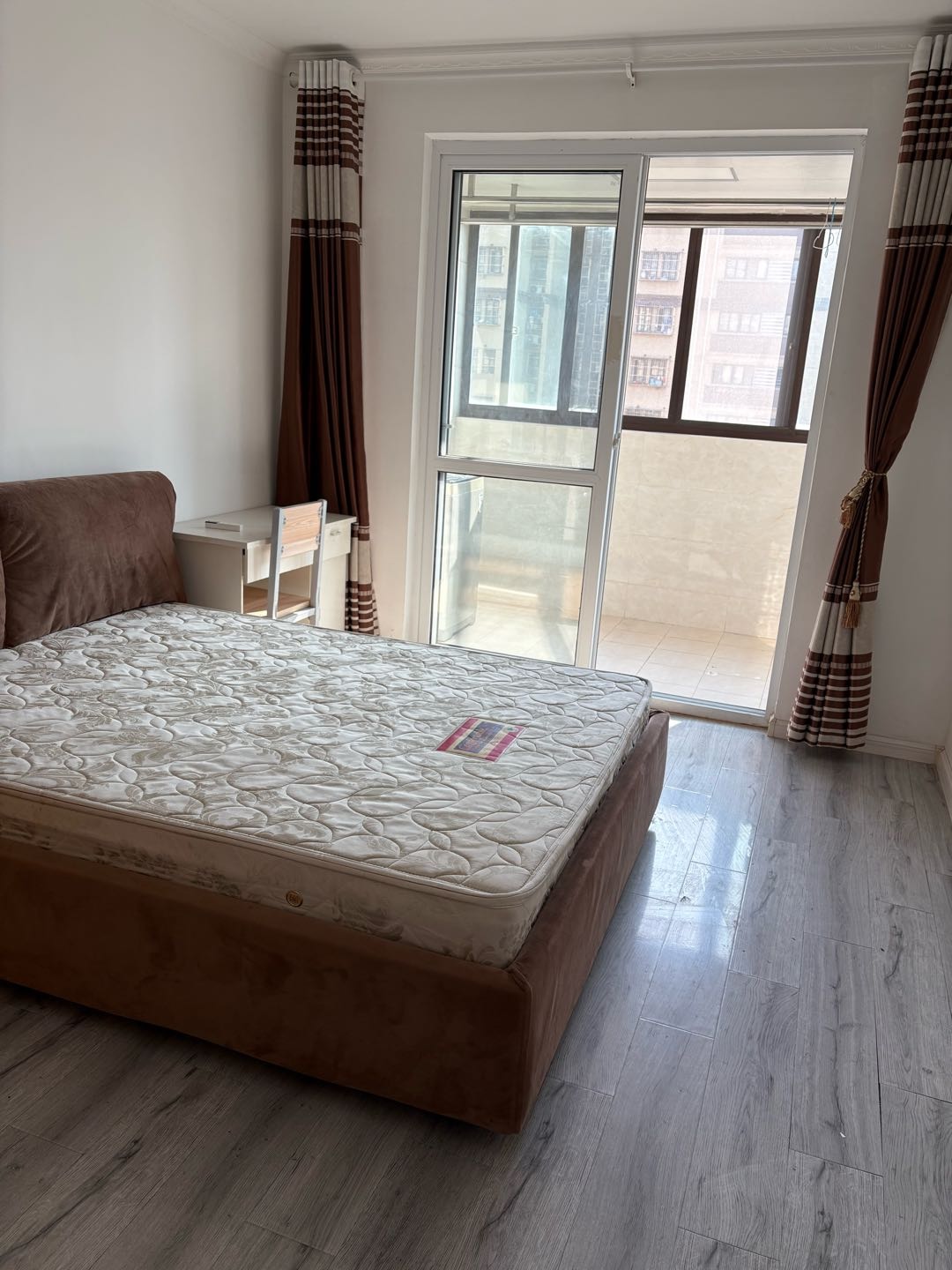 定坊嘉苑 2居室 2600元/月