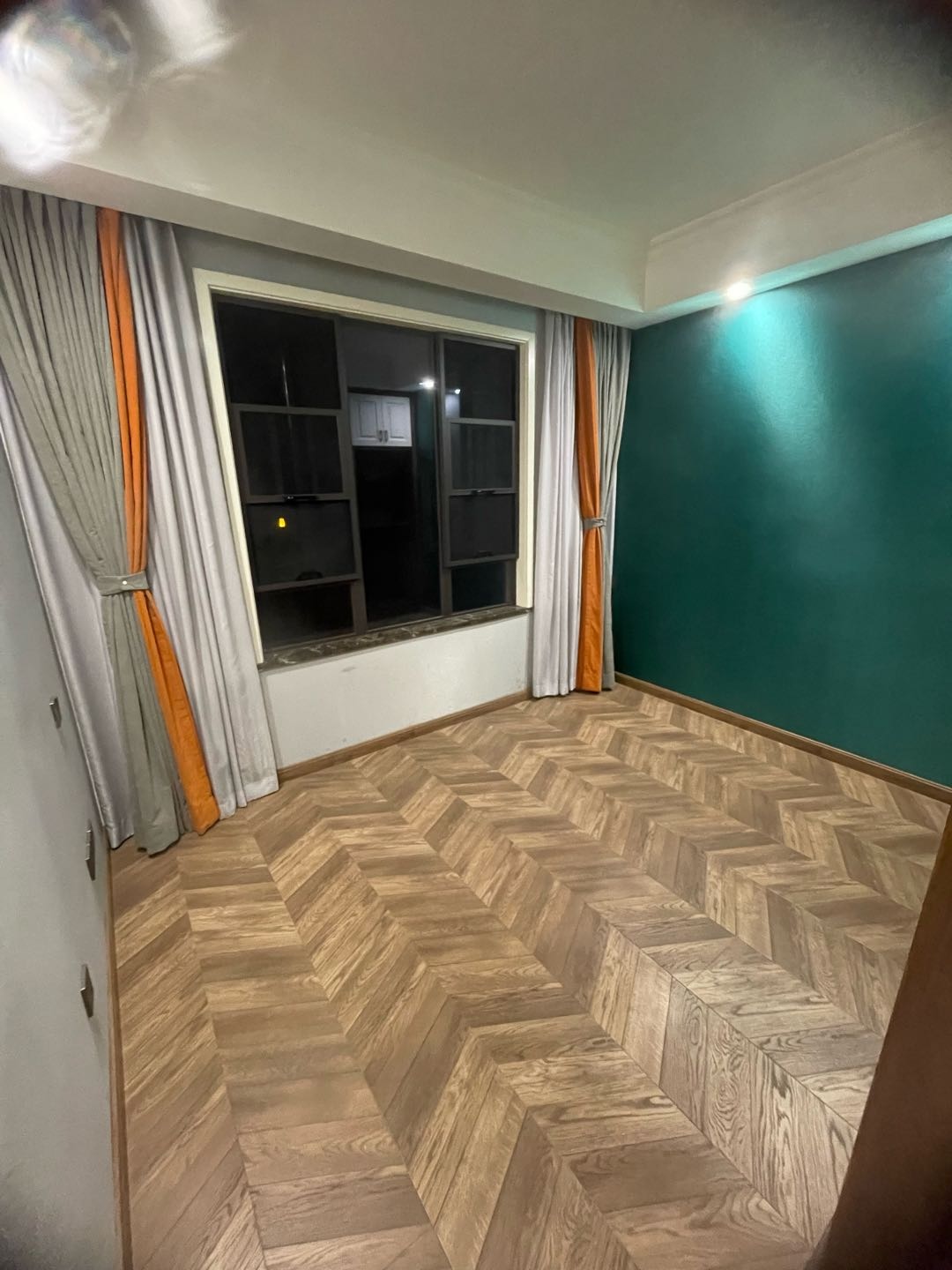 绿地海外滩二期 随时看房·