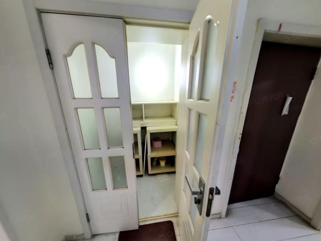 西革新里108号院 随时看房·