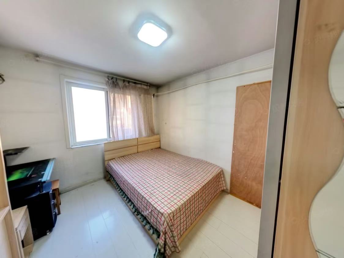 西革新里108号院 随时看房·