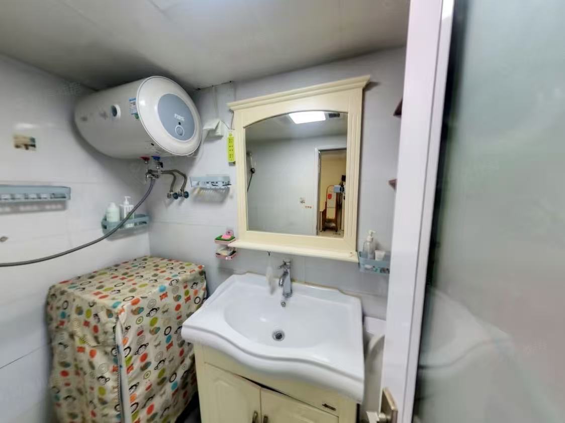 西革新里108号院 随时看房·