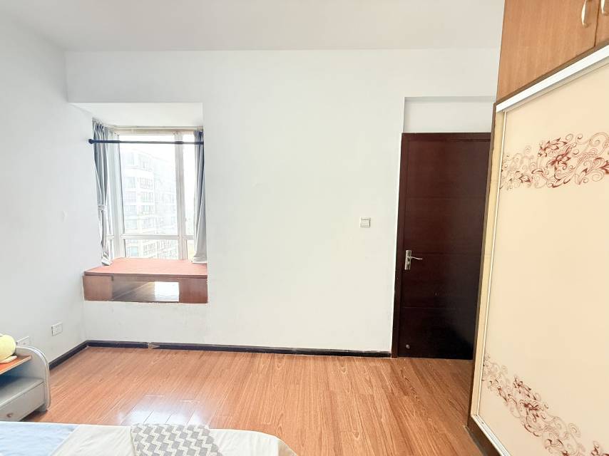 新港国际花园 随时看房·